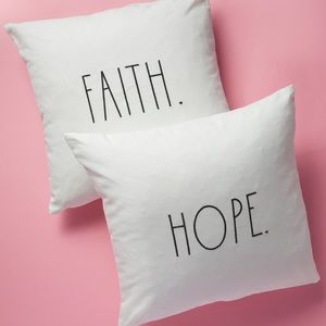 Rae Dunn pillow set 💕